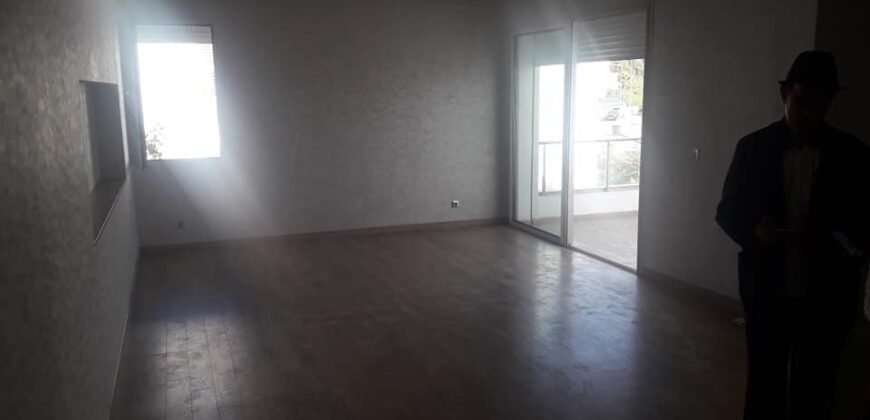 appartement à louer vide à bouskoura 3 ch g Terrasse