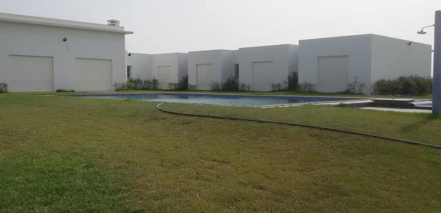 benslimane  villa ferme a vendre a sup 11100 M 4 CH