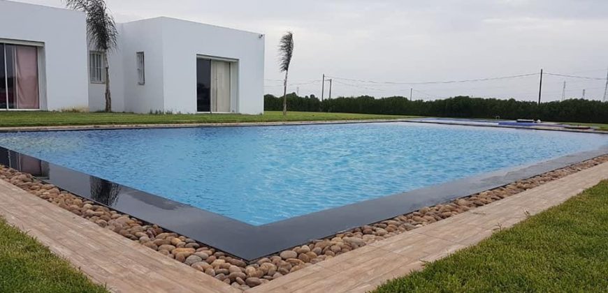 benslimane  villa ferme a vendre a sup 11100 M 4 CH