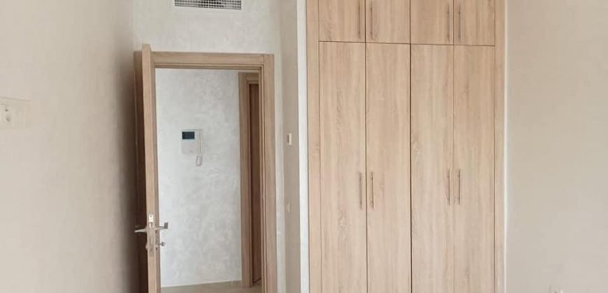 studio neuf à louer vide quartier les hôpitaux 52m²