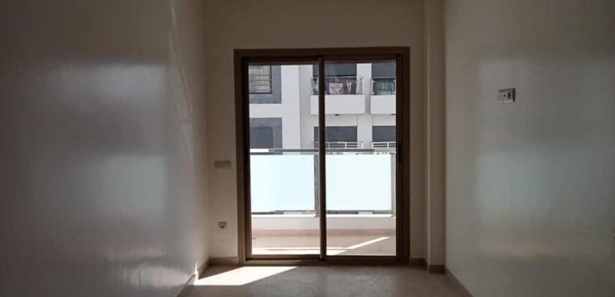 studio neuf à louer vide quartier les hôpitaux 52m²