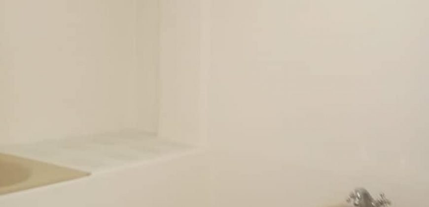 HOPITAUX -appt à louer vide à les hopitaux 2ch 1 salon