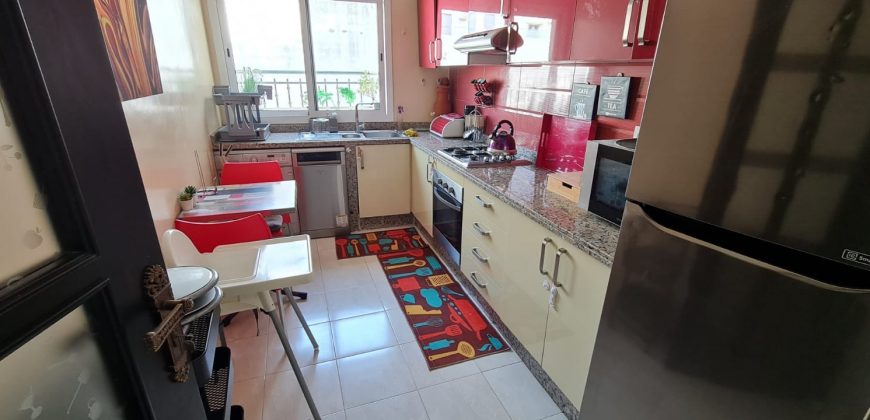 Appt a louer meuble a 2 mars a cote ecole la residence