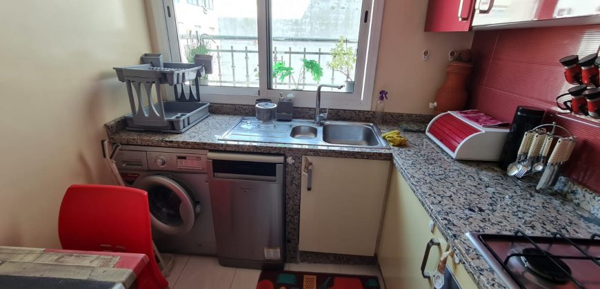 Appt a louer meuble a 2 mars a cote ecole la residence
