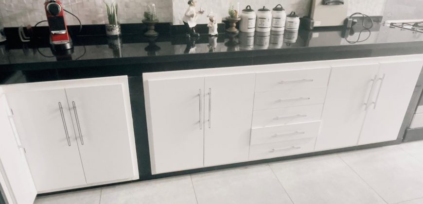 2 mars Appt a vendre à  Superficie 179m² 3ch avec 2 balcon