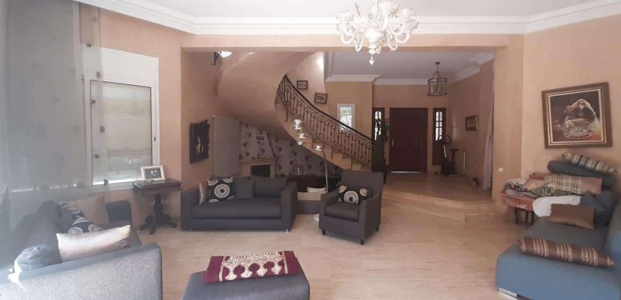 californie   villa a vendre a sup 425 M 3 niveaux 4 chambres à l étage