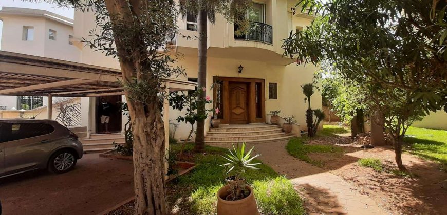 californie   villa a vendre a sup 425 M 3 niveaux 4 chambres à l étage