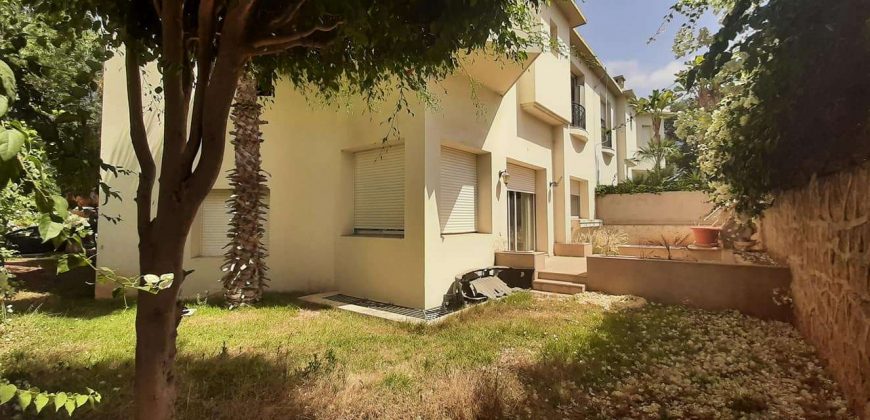 californie   villa a vendre a sup 425 M 3 niveaux 4 chambres à l étage