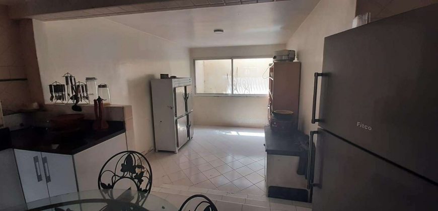 californie   villa a vendre a sup 425 M 3 niveaux 4 chambres à l étage