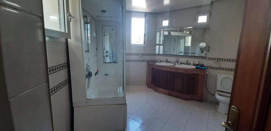 californie   villa a vendre a sup 425 M 3 niveaux 4 chambres à l étage