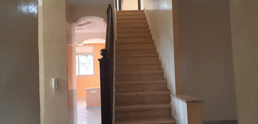 al moustakbal  appt a vendre appt duplex  sup 160 M 3 CH
