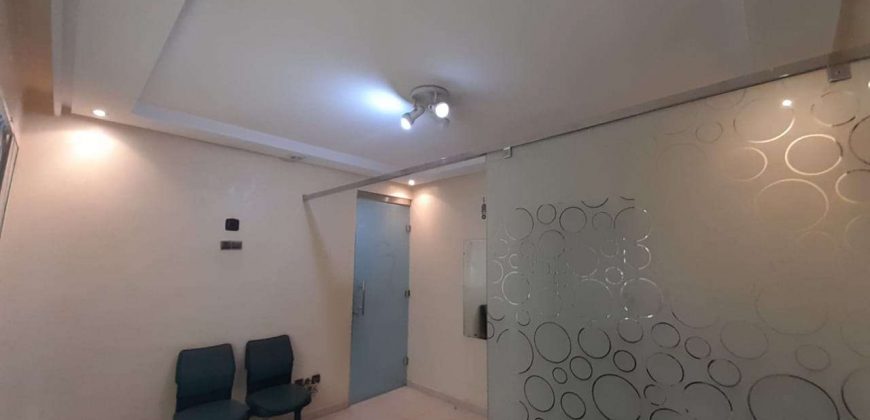 maarif ext Bureau a vendre Sup 61m 1 salon 2 chambres  parallele a biranzaran