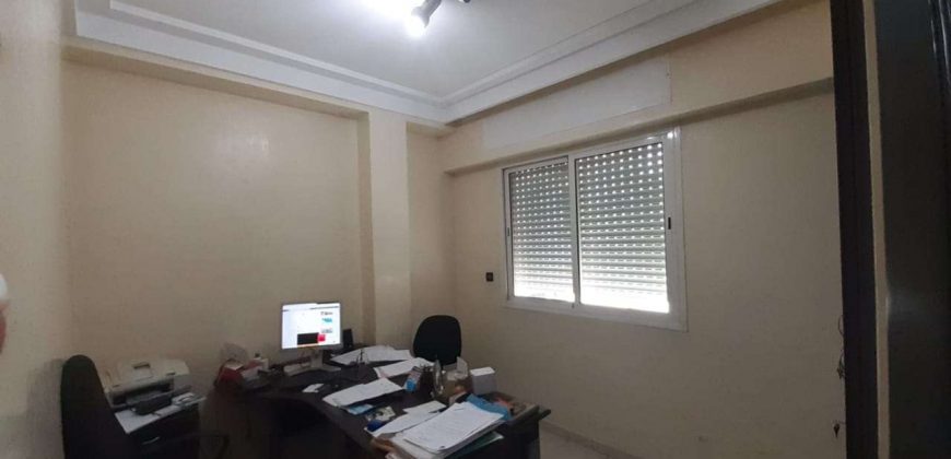 maarif ext Bureau a vendre Sup 61m 1 salon 2 chambres  parallele a biranzaran