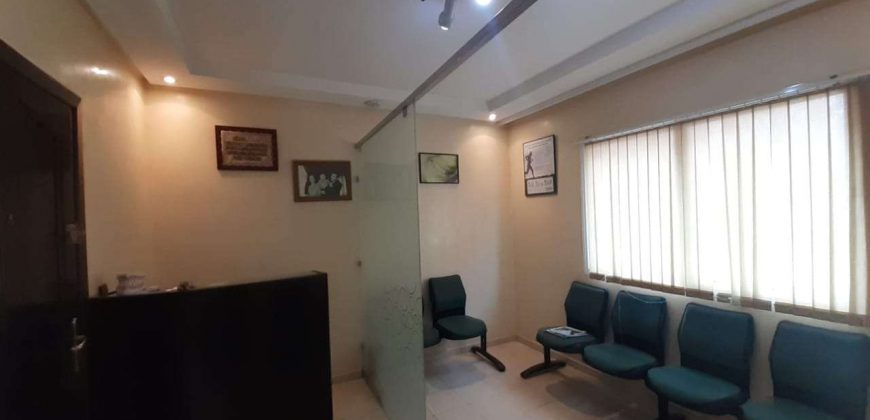 maarif ext Bureau a vendre Sup 61m 1 salon 2 chambres  parallele a biranzaran