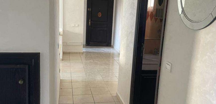 Appt 87m² californie -de 3 pièces sup de 87m² et une cuisine bien équipée