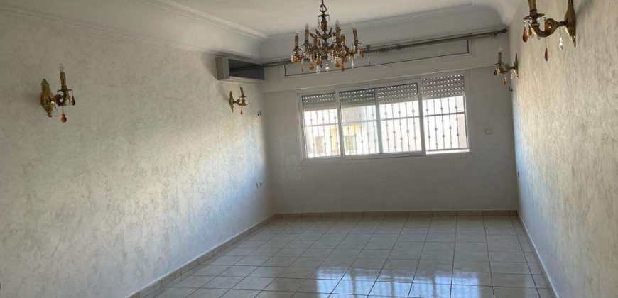 Appt 87m² californie -de 3 pièces sup de 87m² et une cuisine bien équipée