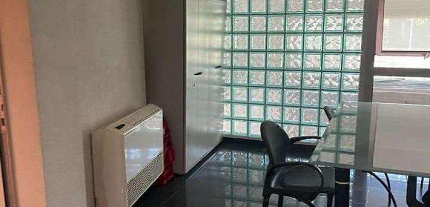 Magasin a vendre a brahim nakhai maarif extension sup 156m titré 100 et 56 sp a 25000 dhs