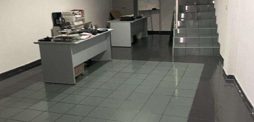 Magasin a vendre a brahim nakhai maarif extension sup 156m titré 100 et 56 sp a 25000 dhs