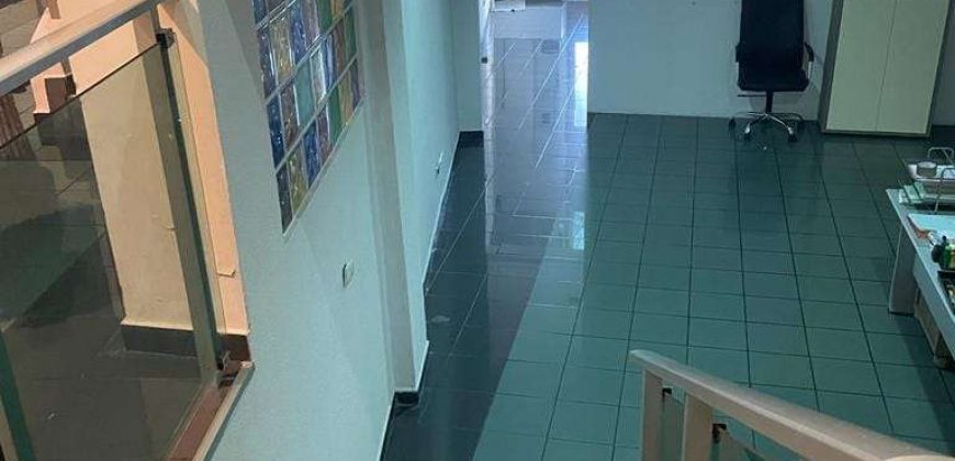 Magasin a vendre a brahim nakhai maarif extension sup 156m titré 100 et 56 sp a 25000 dhs