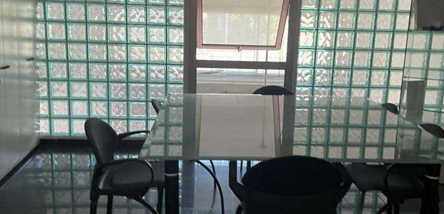 Magasin a vendre a brahim nakhai maarif extension sup 156m titré 100 et 56 sp a 25000 dhs