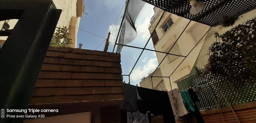 2 mars -appartement a vendre a  SUP 157 M 3 CH terrasse
