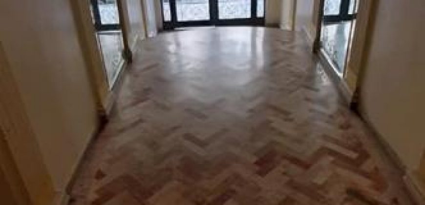 2 mars -appartement a vendre a  SUP 157 M 3 CH terrasse