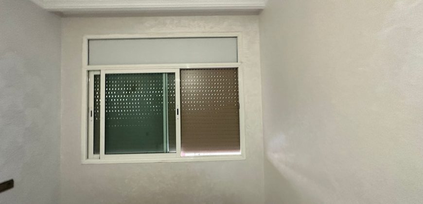 APPARTEMENT A LOUER VIDE MERSULTAN 3 CHAMBRES 6000 DHS 