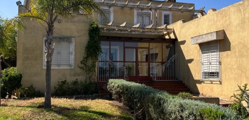 villa à louer à tnaine chtouka de presque un ha (eau puit +Radeej+ courant one)