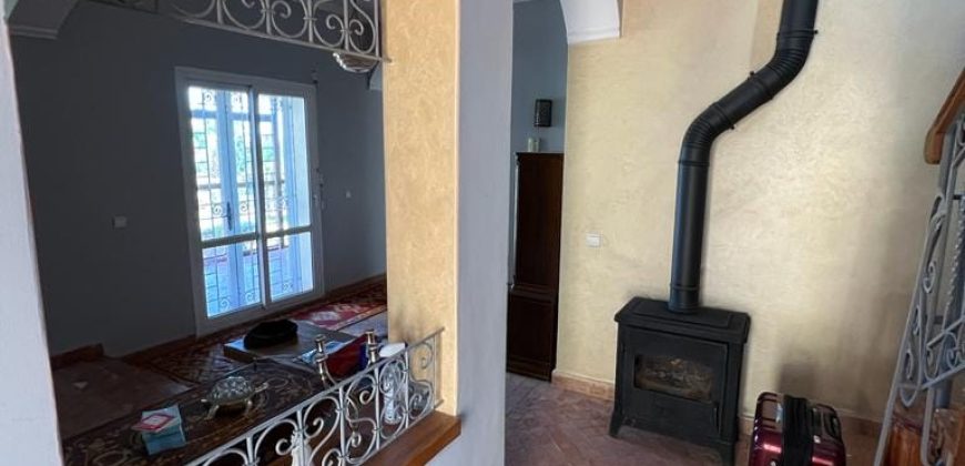 villa à louer à tnaine chtouka de presque un ha (eau puit +Radeej+ courant one)