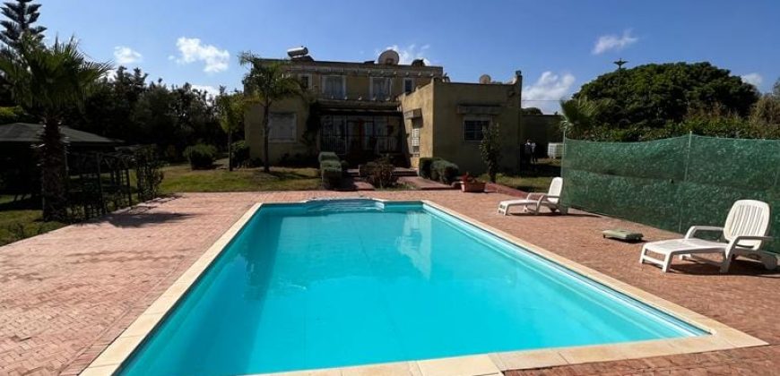 villa à louer à tnaine chtouka de presque un ha (eau puit +Radeej+ courant one)