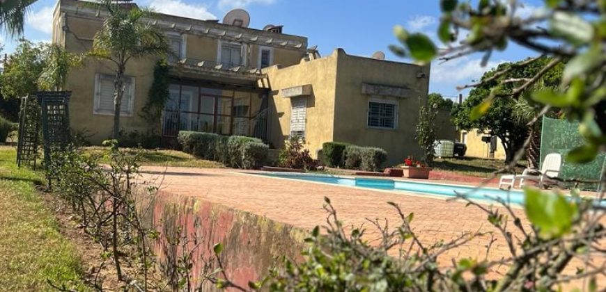 villa à louer à tnaine chtouka de presque un ha (eau puit +Radeej+ courant one)
