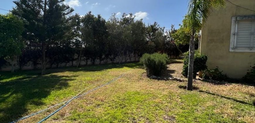villa à louer à tnaine chtouka de presque un ha (eau puit +Radeej+ courant one)