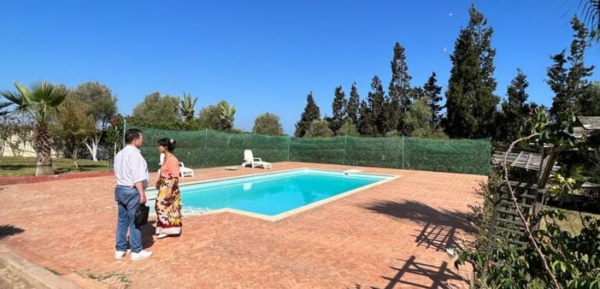 villa à louer à tnaine chtouka de presque un ha (eau puit +Radeej+ courant one)