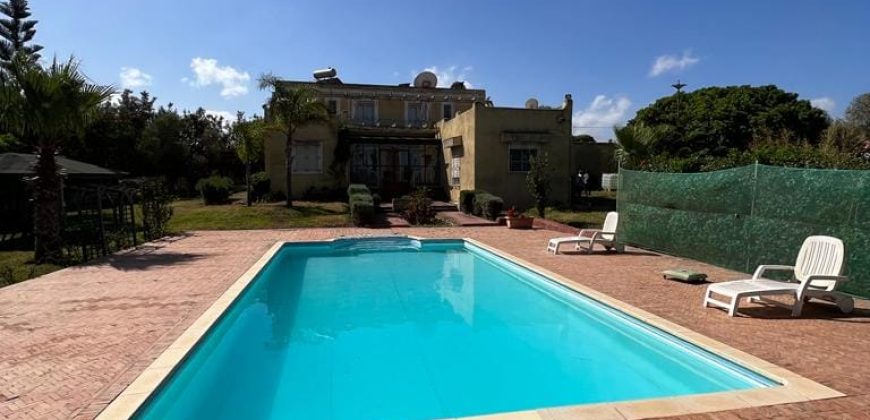 villa à louer à tnaine chtouka de presque un ha (eau puit +Radeej+ courant one)