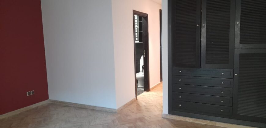 APPARTEMENT A LOUER VIDE LES HOPITAUX SUP 176 M 3 CHAMBRES