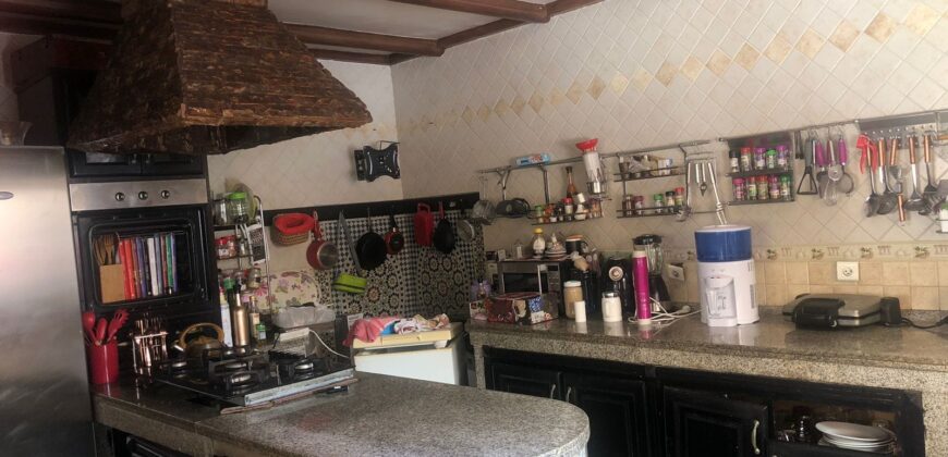 2 mars -APPARTEMENT A VENDRE A 2 MARS SUP 250 M  4 CHAMBRES